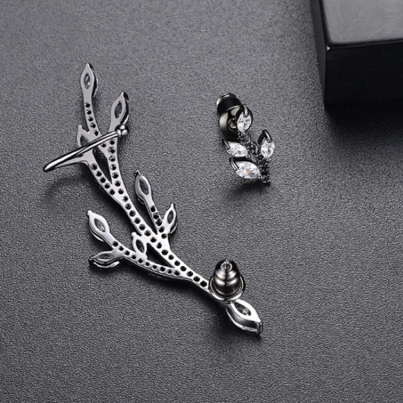 NEW💎💙💎ASYMMETRIC🖤BLACK BRANCH CLIMBER EARRINGS - Picture 5 of 15